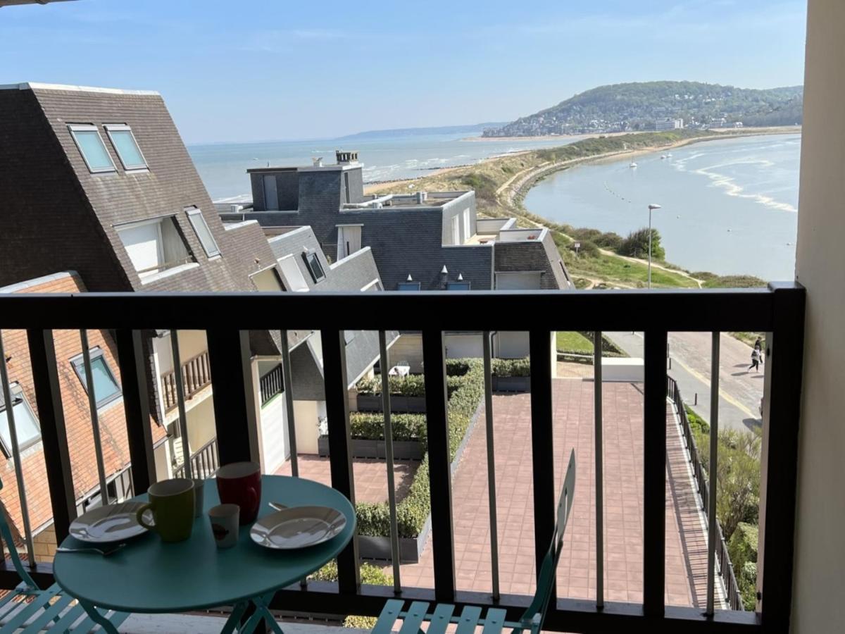 Appartement 2 Pieces Cabourg Avec Balcon, Ascenseur Et Vue Mer - Fr-1-487-335 Екстериор снимка